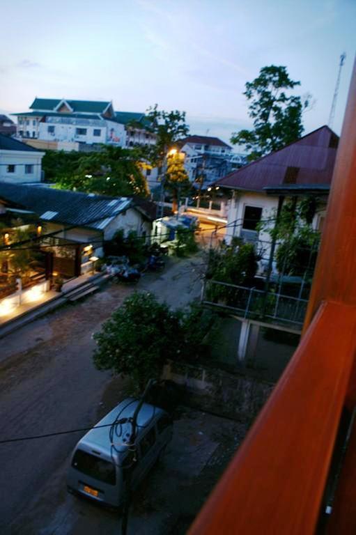 Avilla Phasouk Hotel Vientiane Exteriör bild